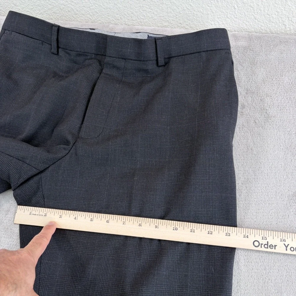 Banana Republic Classic Fit 100% Wool Trouser Pants in Grey Glen Check Men 35x30